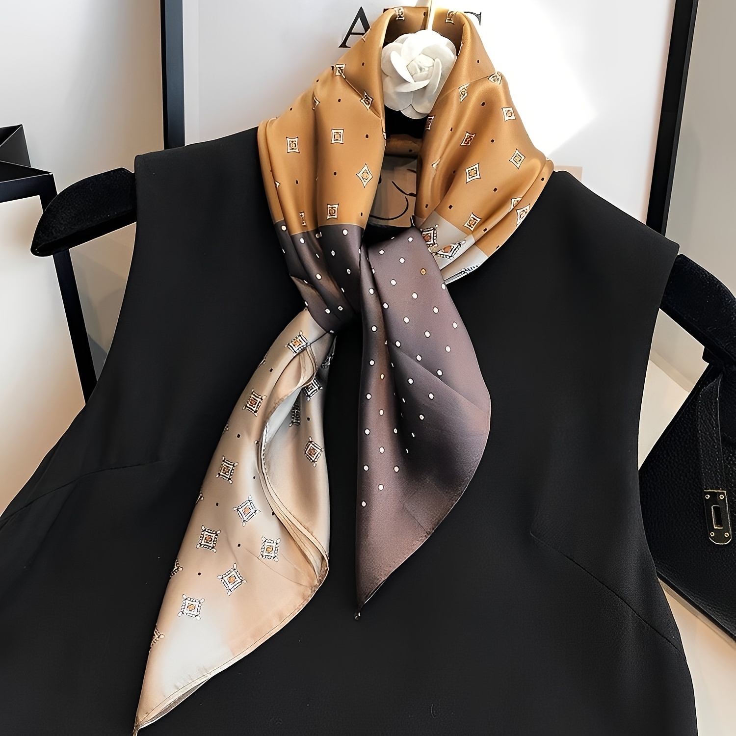 Syal persegi Polka Dot berlian - Ascot Neck Scarf ulasan dan harga