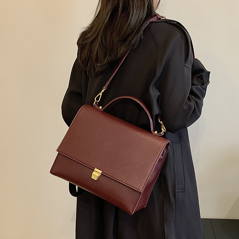 Tas tangan Pu wanita bertekstu - Pocket Square Set ulasan dan harga