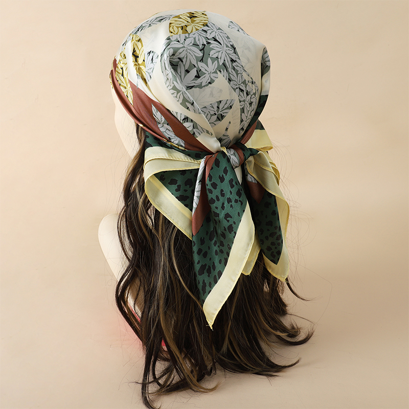 70X70Cm Syal Wanita Sutra Pera - Ascot Neck Scarf ulasan dan harga